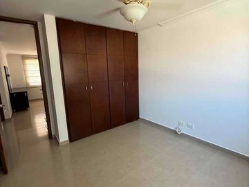 VENDO CASA SECTOR LA CASTELLANA