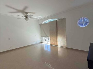 VENDO CASA SECTOR LA CASTELLANA