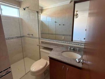 VENDO CASA SECTOR LA CASTELLANA