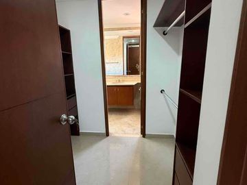 VENDO CASA SECTOR LA CASTELLANA
