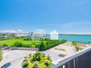 Modern Loft Unit with Panoramic Sea Views at Mandani Bay