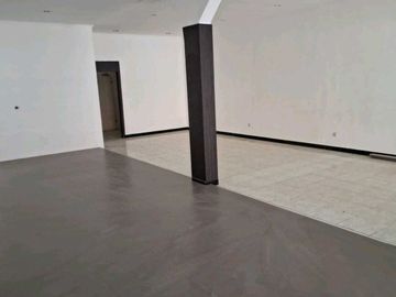 RON.A2419 RUMAH DIJALAN KARTINI SURABAYA STRATEGIS NOL JALAN RAYA, MURAH