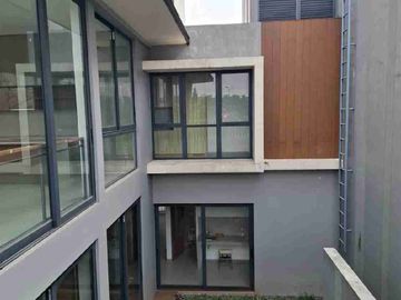 Dijual cepat rumah baru belum pernah huni di Nava Park-Bsd City