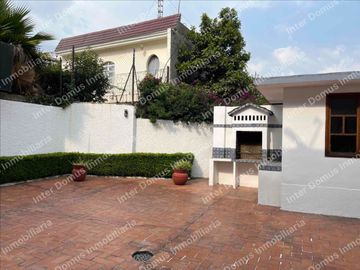 SE RENTA CASA DENTRO DEL RESIDENCIAL CLUB DE GOLF SAN CARLOS, METEPEC. 4 recámaras c/u con baño, se aceptan mascotas.
