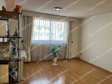 SE RENTA CASA DENTRO DEL RESIDENCIAL CLUB DE GOLF SAN CARLOS, METEPEC. 4 recámaras c/u con baño, se aceptan mascotas.