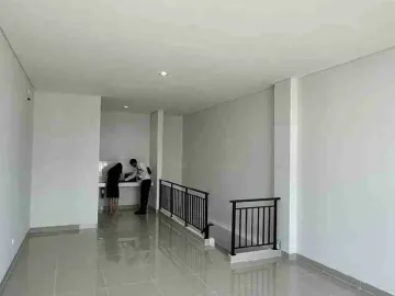 Disewakan Ruko Illago Il Lago Grande Sebrang Showroom Bursa Mobil Gading Serpong