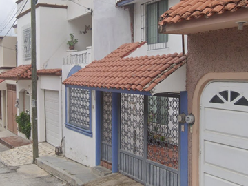 Casa en Venta en C. Ruinas Bonampak, Paraíso I, 29049 Tuxtla Gutiérrez, Chis.