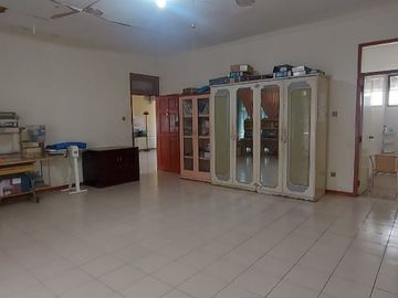 Dijual rumah 2lantai cocok untuk kantor, usaha di raya puncak permai (MC)
