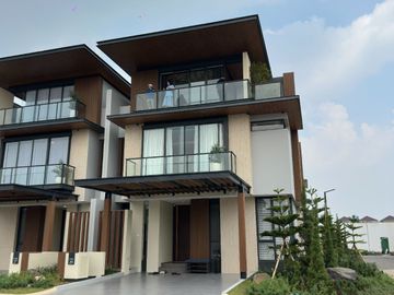 JUAL RUMAH BARU FINORE GADING SERPONG 3 LANTAI HIGH CEILING!