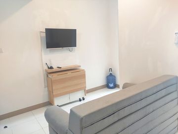 Disewakan Apartment Tokyo Riverside Pik2, Lb.38m2, Type 2 BR, Full Furnished, Harga : 45 Juta/Thn