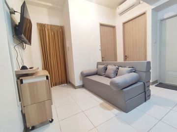 Disewakan Apartment Tokyo Riverside Pik2, Lb.38m2, Type 2 BR, Full Furnished, Harga : 45 Juta/Thn