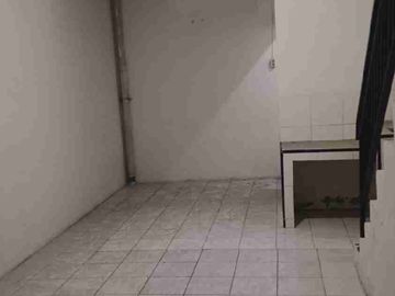 dijual cepat murah rumah 2 lantai ditaman palem lestari