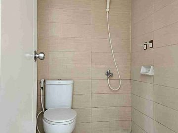 dijual murah rumah 2 lantai garden Ville ada kolam renang citra raya Cikupa Tangerang