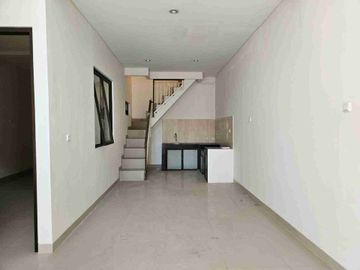 dijual murah rumah 2 lantai garden Ville ada kolam renang citra raya Cikupa Tangerang