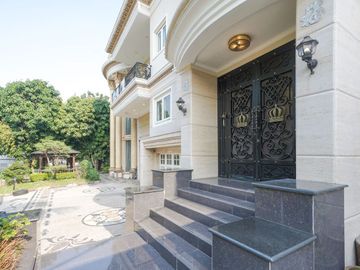 Jual Rumah Bagus dan Mewah di Pantai Indah Kapuk 1 Posisi Hoek Semifurnished