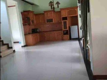 jual dan di sewakan rumah besar pesona khayangan margonda dekat mall margocity