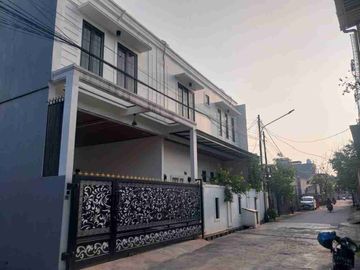 Rumah Minimalis Lokasi Strategis di Bintara Jaya