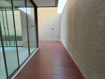 Rumah di Kemang Jakarta Selatan. Brand New dan SHM