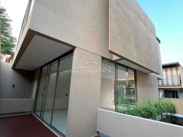Rumah di Kemang Jakarta Selatan. Brand New dan SHM