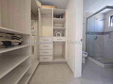 Casa en Venta en Zibatá con amplios espacios, diseño moderno y funcional, 3 rec, 3.5 baños, Sala TV, Oficina, Cocina con barra, Jardín privado 3 estac