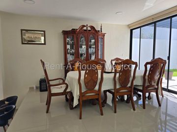 Casa en Venta en Zibatá con amplios espacios, diseño moderno y funcional, 3 rec, 3.5 baños, Sala TV, Oficina, Cocina con barra, Jardín privado 3 estac