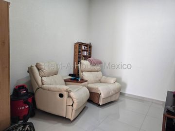 Casa en Venta en Zibatá con amplios espacios, diseño moderno y funcional, 3 rec, 3.5 baños, Sala TV, Oficina, Cocina con barra, Jardín privado 3 estac