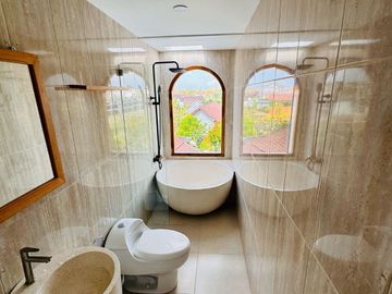 Disewakan Panjang Guest House Baru Jangka Panjang di Lokasi Strategis Canggu.