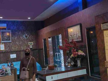 DISEWAKAN 2 RUKO GANDENG EKS KLINIK KECANTIKAN