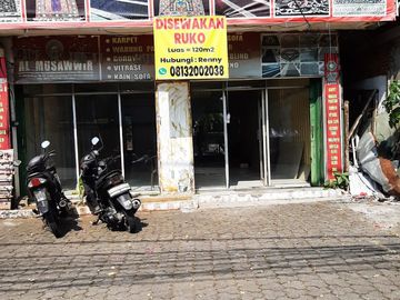 Disewakan Ruko Dipinggir Jalan Raya Cinere 120m2