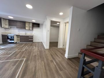3 Storey Townhouse in Project 8 Congressional Road near Tandang Sora and Mindanao Ave. Quezon City SD