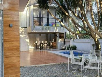 FOR SALE: 6-Bedroom Villa in Villa Pura Tagaytay, Tagaytay City, Cavite