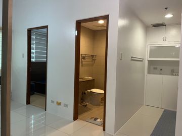 Central Park West Semi furnished one bedroom unit with parking for rent beside Mitsukoshi mall