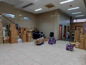 DIJUAL CEPAT GEDUNG 4 LANTAI AREA KEMAYORAN JAKARTA PUSAT FULL FURNISH