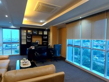 DIJUAL CEPAT GEDUNG 4 LANTAI AREA KEMAYORAN JAKARTA PUSAT FULL FURNISH