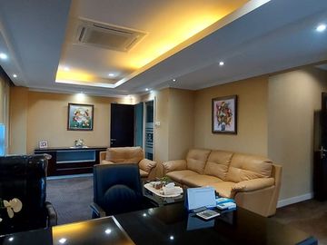 DIJUAL CEPAT GEDUNG 4 LANTAI AREA KEMAYORAN JAKARTA PUSAT FULL FURNISH