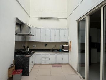 Dijual Rumah Mewah di Puri Mansion, Lt.9x20m2,Full Furnished, Harga : 6.7M Nepis