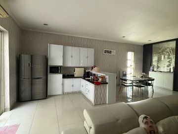 Dijual Rumah Mewah di Puri Mansion, Lt.9x20m2,Full Furnished, Harga : 6.7M Nepis