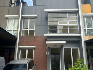 Disewakan Rumah di Riviera Barat Gading Serpong