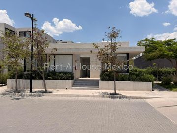 Renta Loft en Distrito Sophia Juríca, 1 recámara, 1 estac, Bussines center, Gimansio, Alberca, Padel, Spa, Estaciones de carga autos eléctricos
