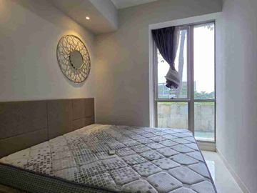 Disewakan Unit Apartemen Taman Anggrek Tipe Kondominium Kondisi Furnished Tipe 3 br dan Lokasi Strategis