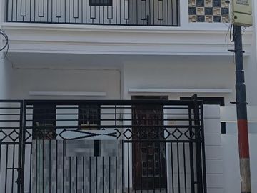 Miliki Rumah Mewah 2 lantai di Harapan indah bekasi kota (D0472)