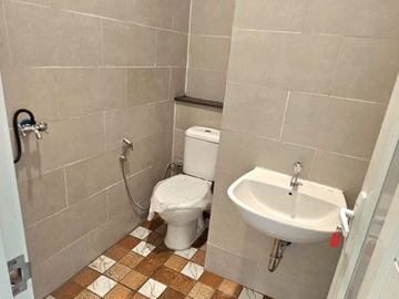Miliki Rumah Mewah 2 lantai di Harapan indah bekasi kota (D0472)