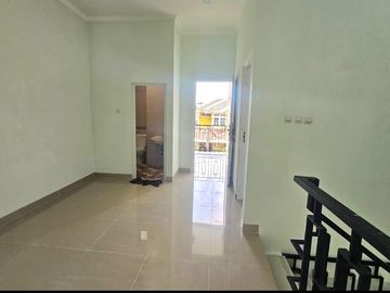 Miliki Rumah Mewah 2 lantai di Harapan indah bekasi kota (D0472)