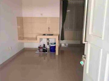 rumah di paramount manyaran 8 menit ke RS Kariadi