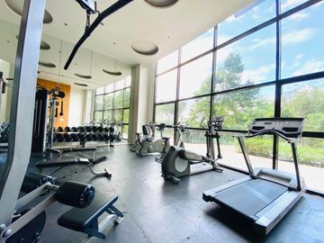 RUSH for Lease/Sale 2BR Bi-level with maid's room Icon Residences, BGC, Taguig
