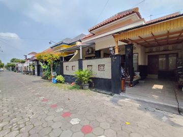Dijual Rumah Perum Gentan Siap Huni , Lokasi Baki, Sukoharjo Luas 170m2 BU!!