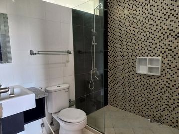 Villa 3 Kamar Tidur Siap Huni Disewakan di Kerobokan, Kuta
