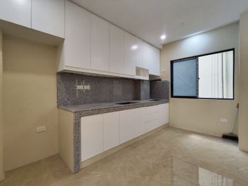 3 Bedroom Townhouse in Santa Ana Manila For Sale with Elderly Room near OB Montessori, St. Framcis School SD