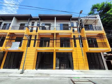 3 Bedroom Townhouse in Santa Ana Manila For Sale with Elderly Room near OB Montessori, St. Framcis School SD