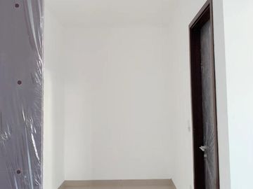 Rumah Hoek Springlake PIK 2 13x15 195m2 4KT Tahap 1 Semi Furnish